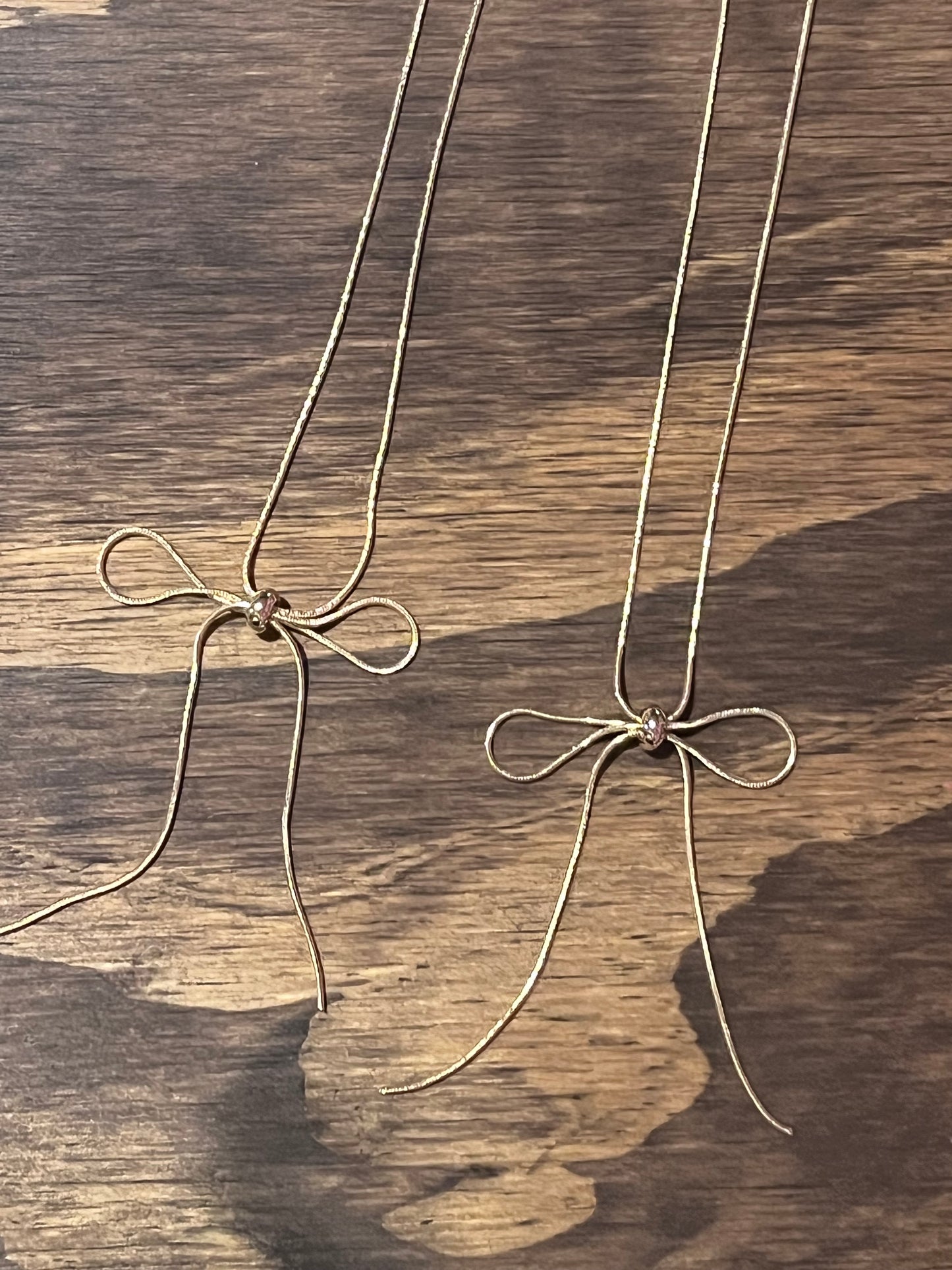 Bow Necklace
